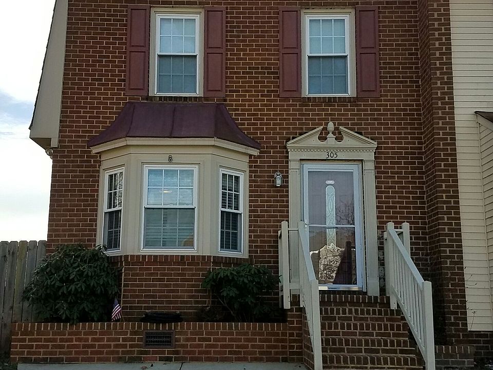 1st image of 305 San Roman Dr