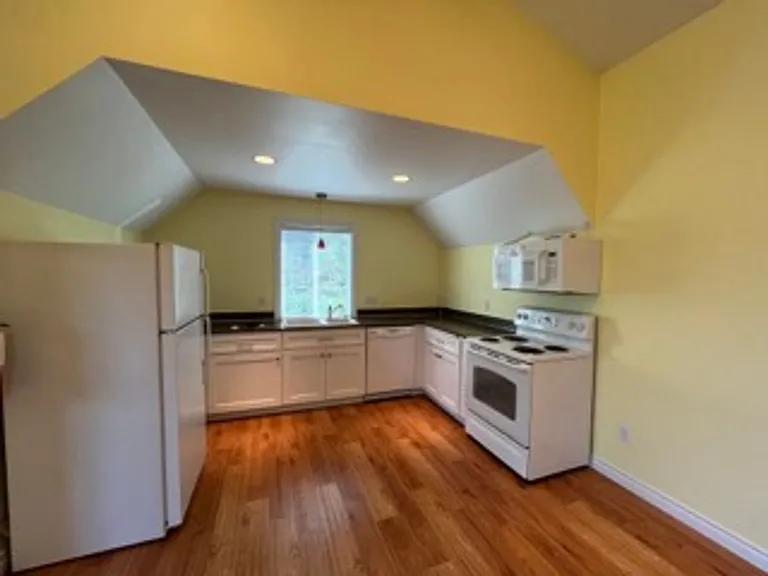 21012 Military Rd S — Photo 4