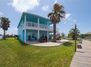 104 Island Rd, Rockport, TX 78382