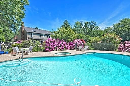3rd image of 24 Heritage Dr