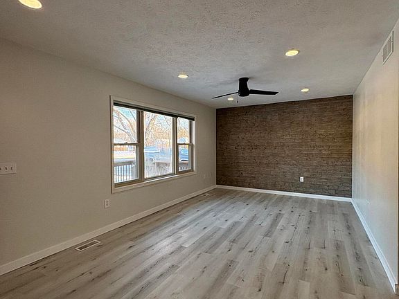 3rd image of 791 Kinney Ave NW