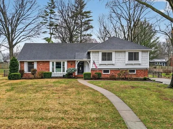 4411 W 93rd Ter, Prairie Village, KS 66207