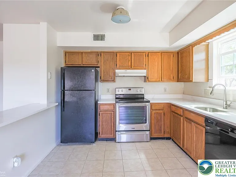 1464 Cedar Crest Blvd #18 — Photo 15