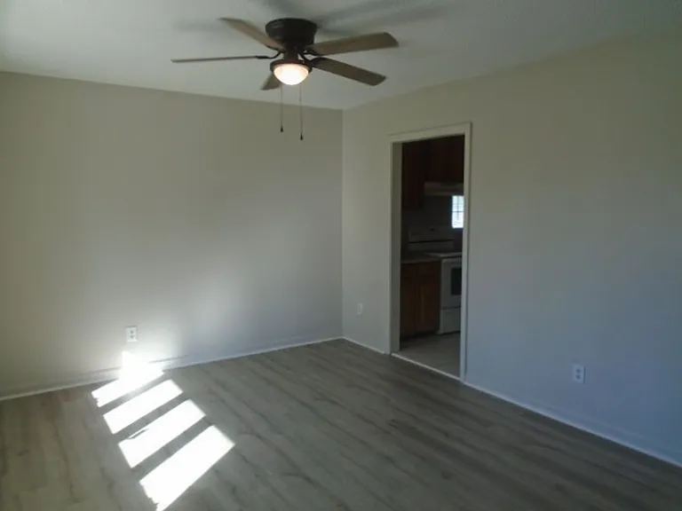 2253 Rustic Trl — Photo 3