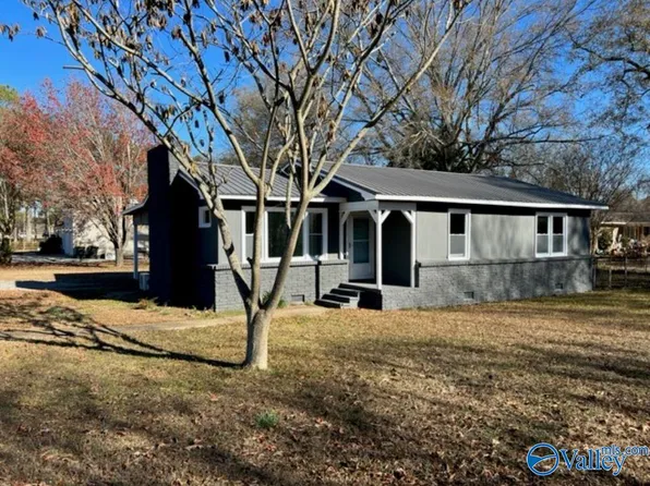207 Piney Grove St, Falkville, AL 35622