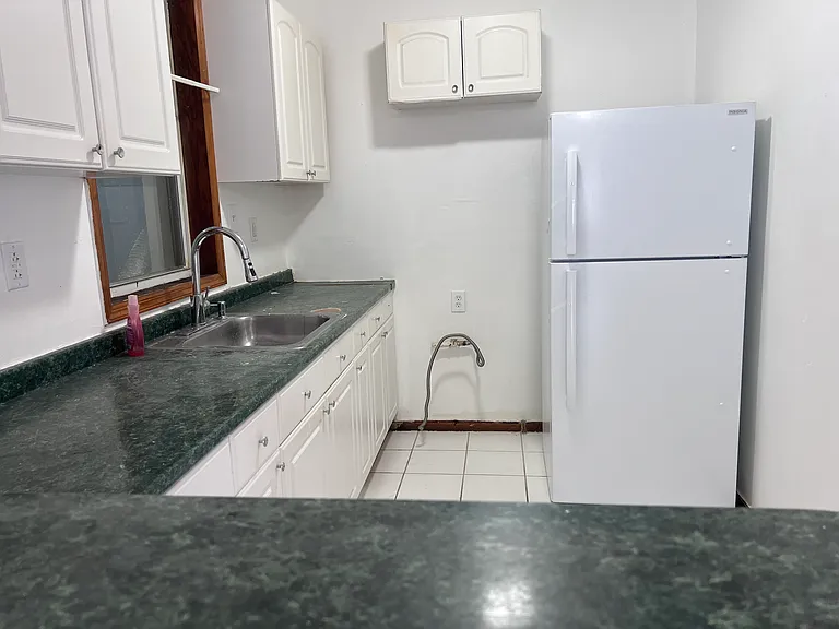 75 Jewett Ave #3 — Photo 3