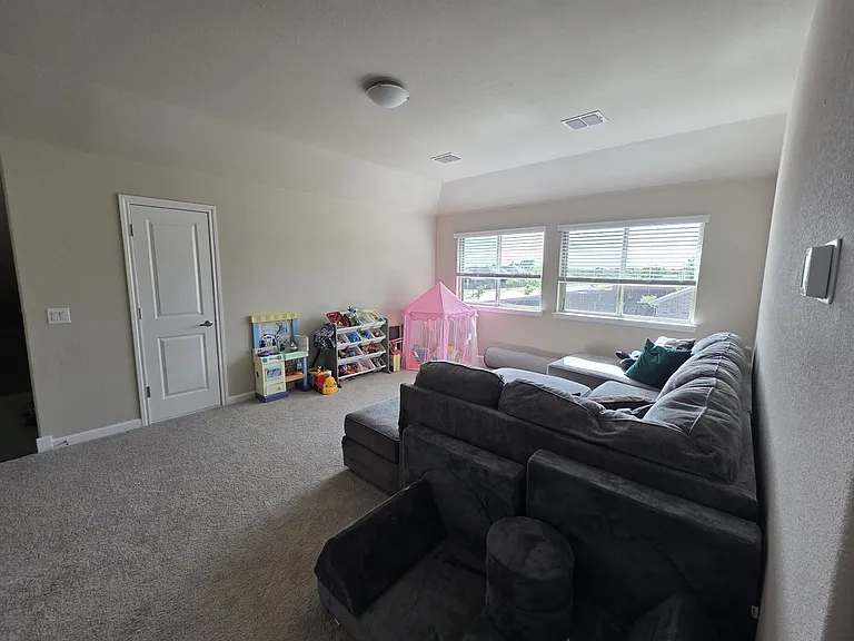 1105 Goldenrod Dr — Photo 12