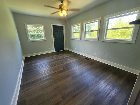3rd image of 1600 Jordan St