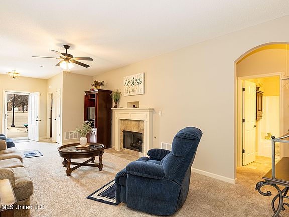 4th image of 3218 Wellbrook Ln