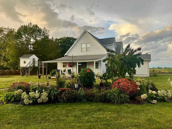 245 N County Road 1500, West Point, IL 62380