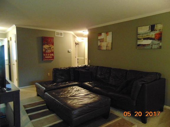 2nd image of 3605 Parkwood Pl