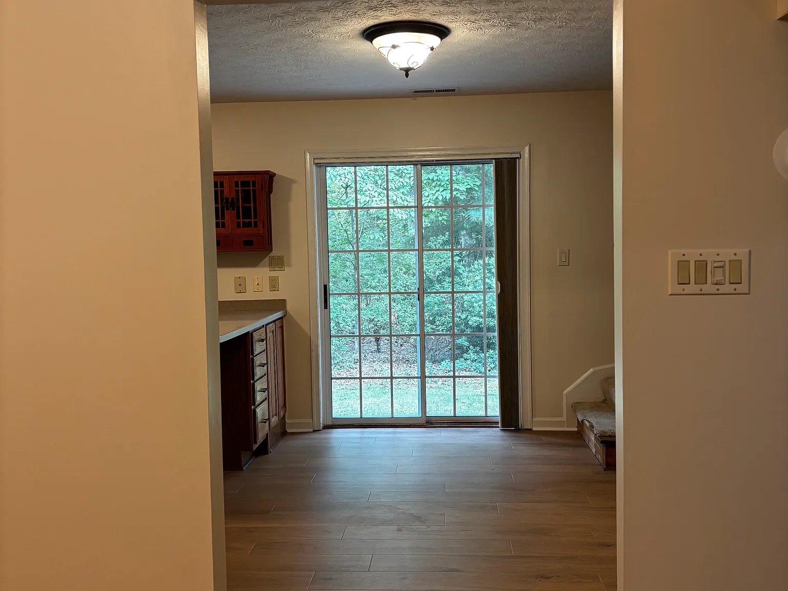 3 bed, 1298 sqft, $2,100 — Photo 4