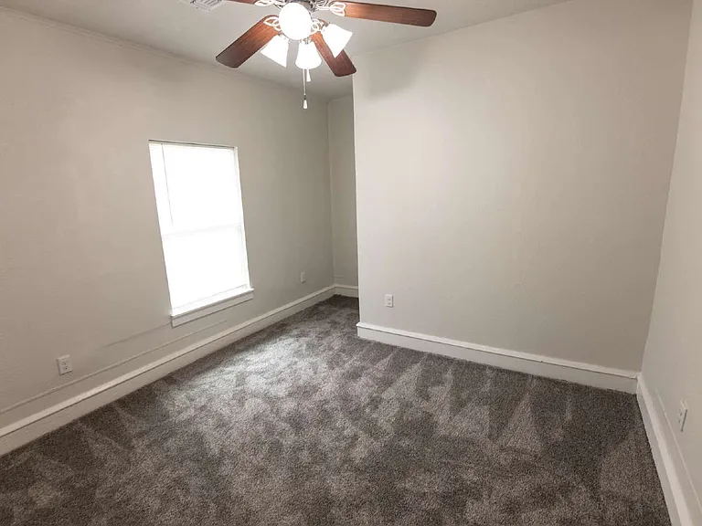 1525 Proctor Ave — Photo 13