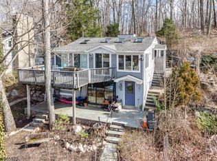 28 South Rd, Bloomingdale, NJ 07403