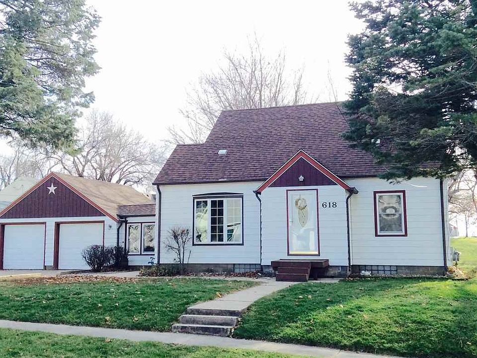 1st image of 618 14th Ave