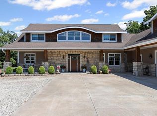 18511 224th St, Tonganoxie, KS 66086