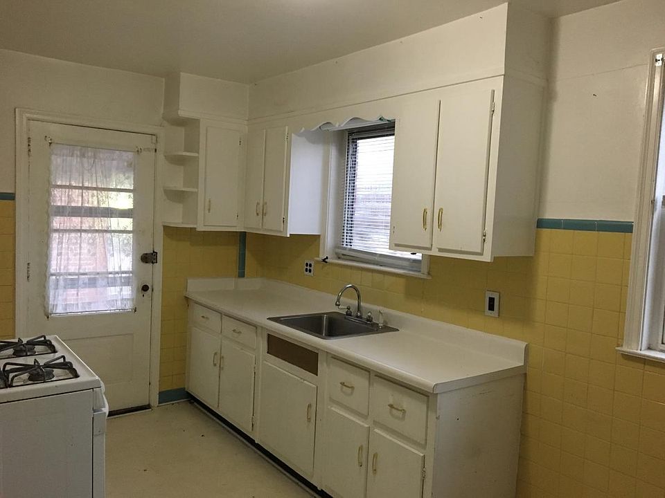 2nd image of 7357 E Roosevelt Blvd