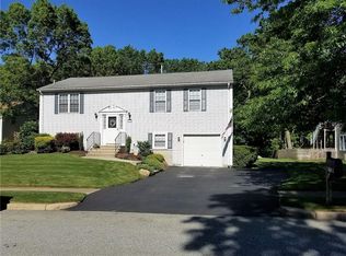 19 Moss Ln, Coventry, RI 02816