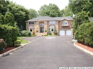 72 Goff Ave, Staten Island, NY 10309
