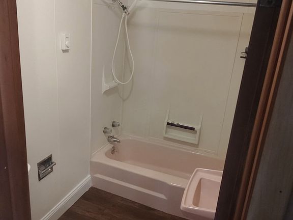 5th image of 319 Morgantown Ave #4