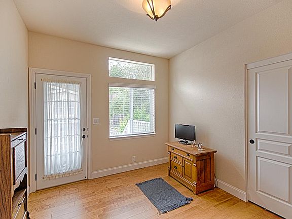 3rd image of 3382 Ashwood Way