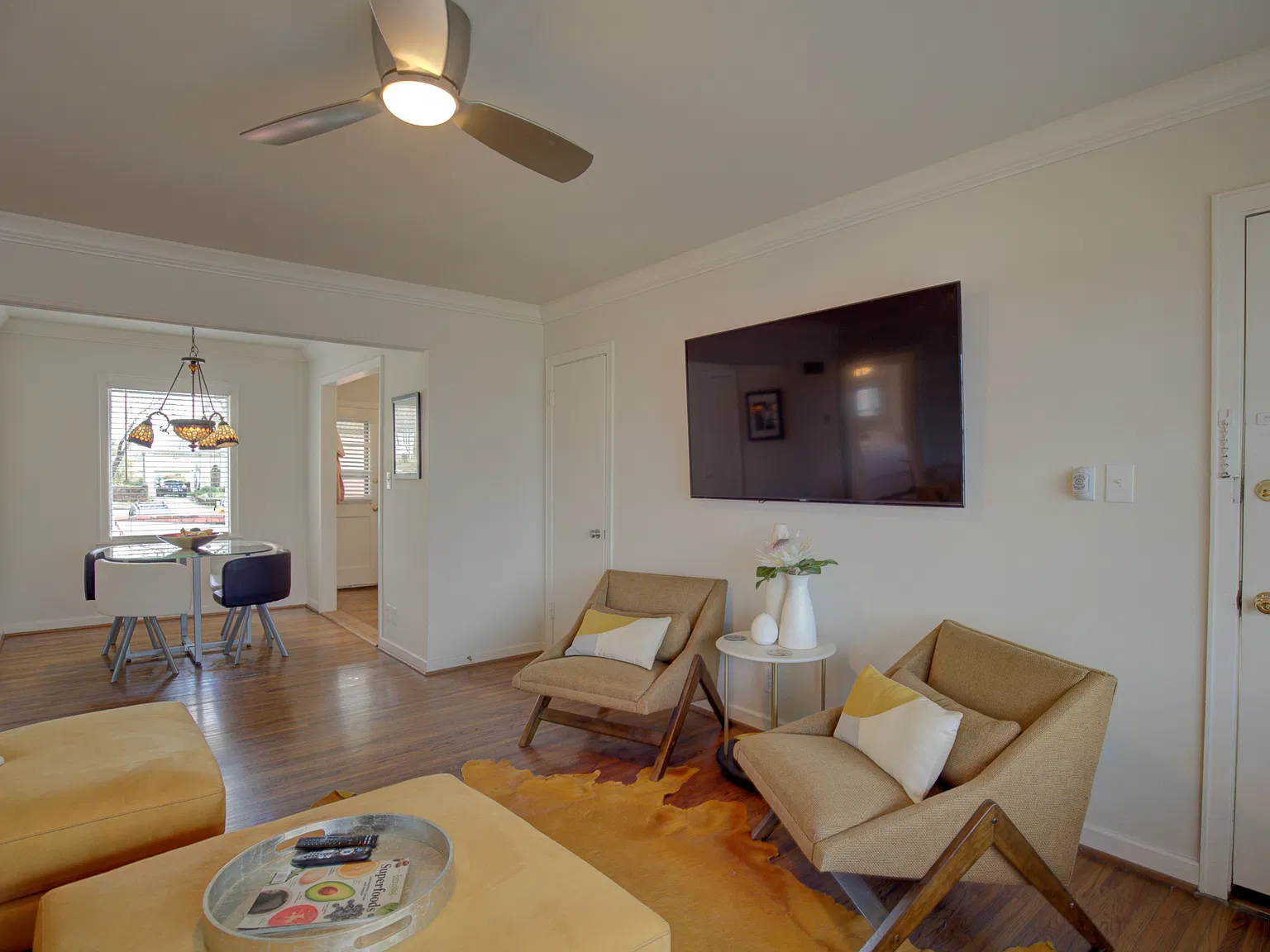 2 bed, 800 sqft, $1,300 — Photo 1