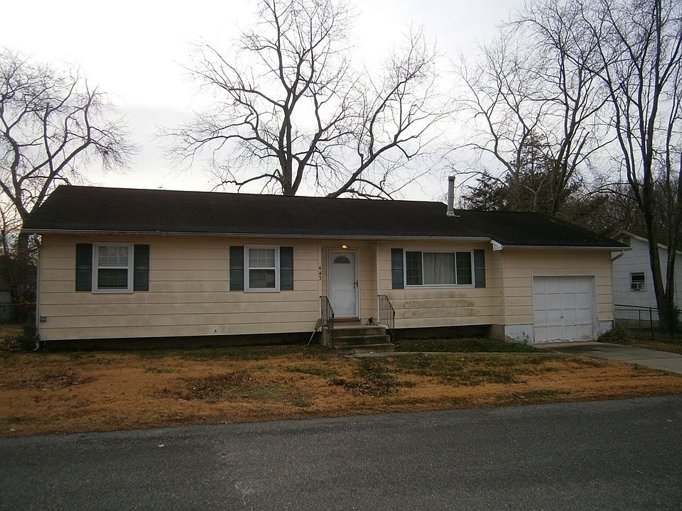 1st image of 443 Dennis Ave