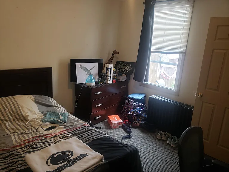 135 Green Ln #1R — Photo 12
