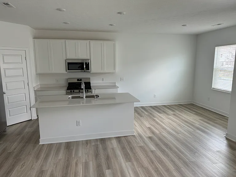17285 Wellburn Dr — Photo 37