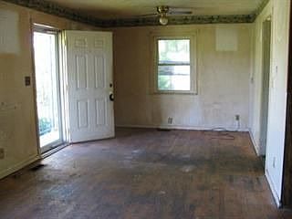 3rd image of 2424 Bradley St