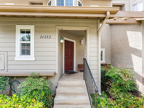 3rd image of 26282 Hanover Ln