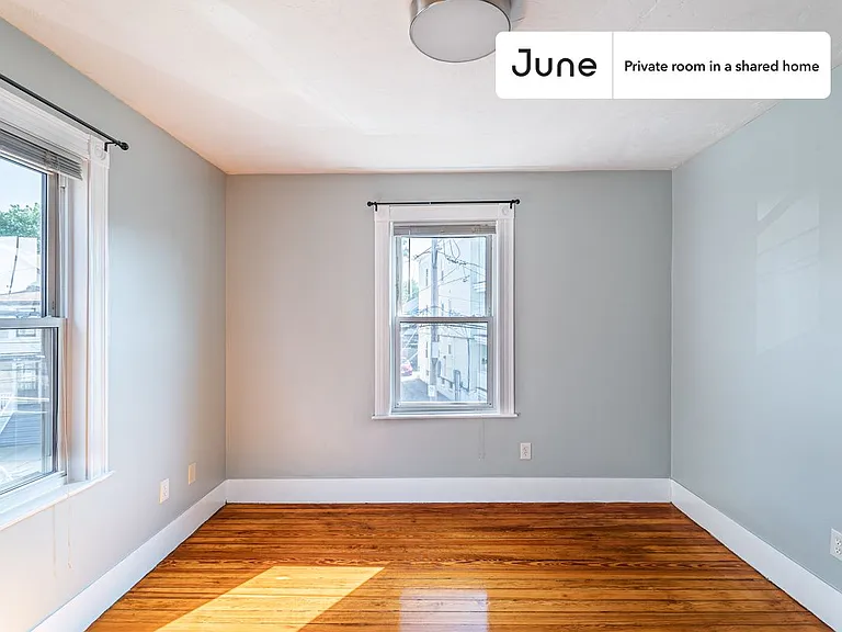 6 Haskell St #B — Photo 3