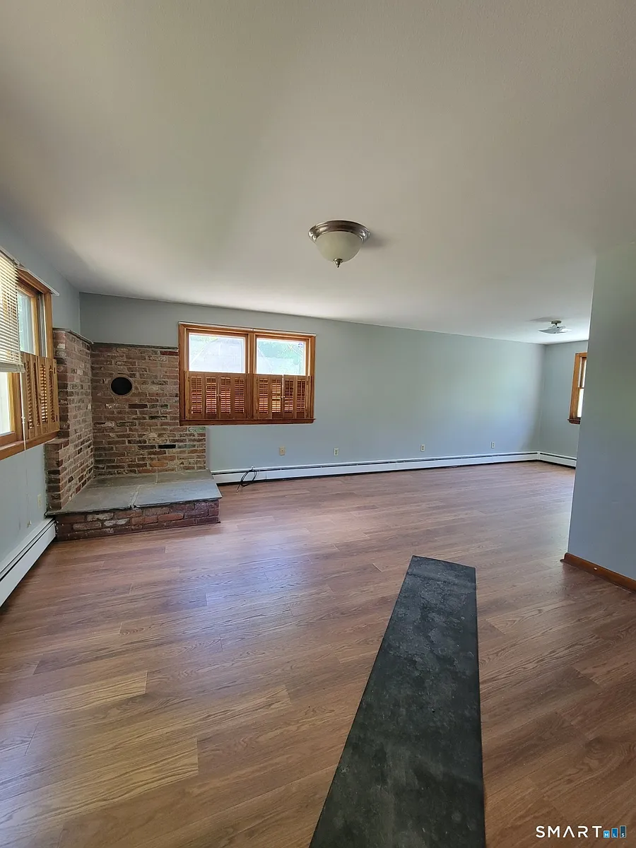Building Photo - 18 Parsonage Rd #1
