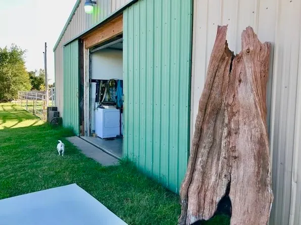 207 & 1/2 N Crater Creek Rd, Cache, OK 73527