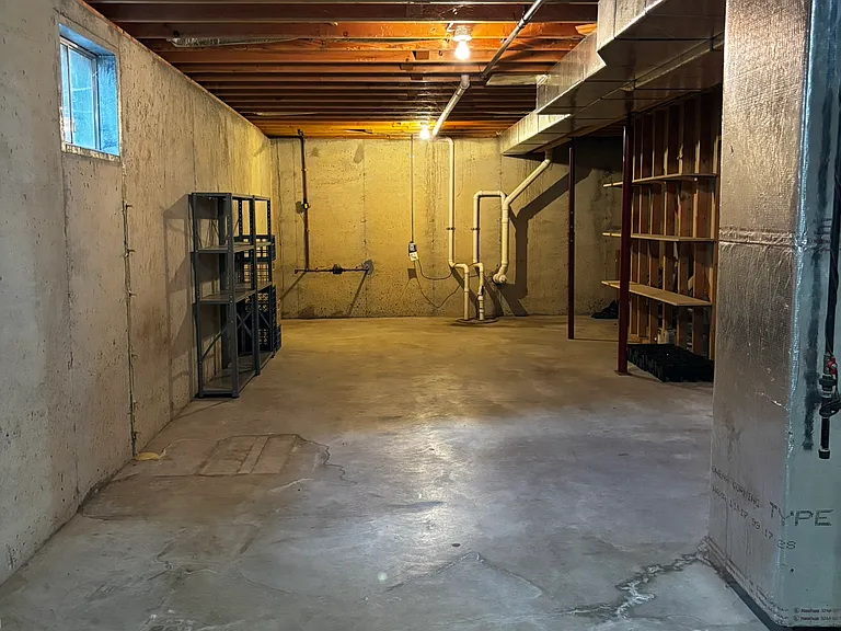 1545 Helen Ct — Photo 31