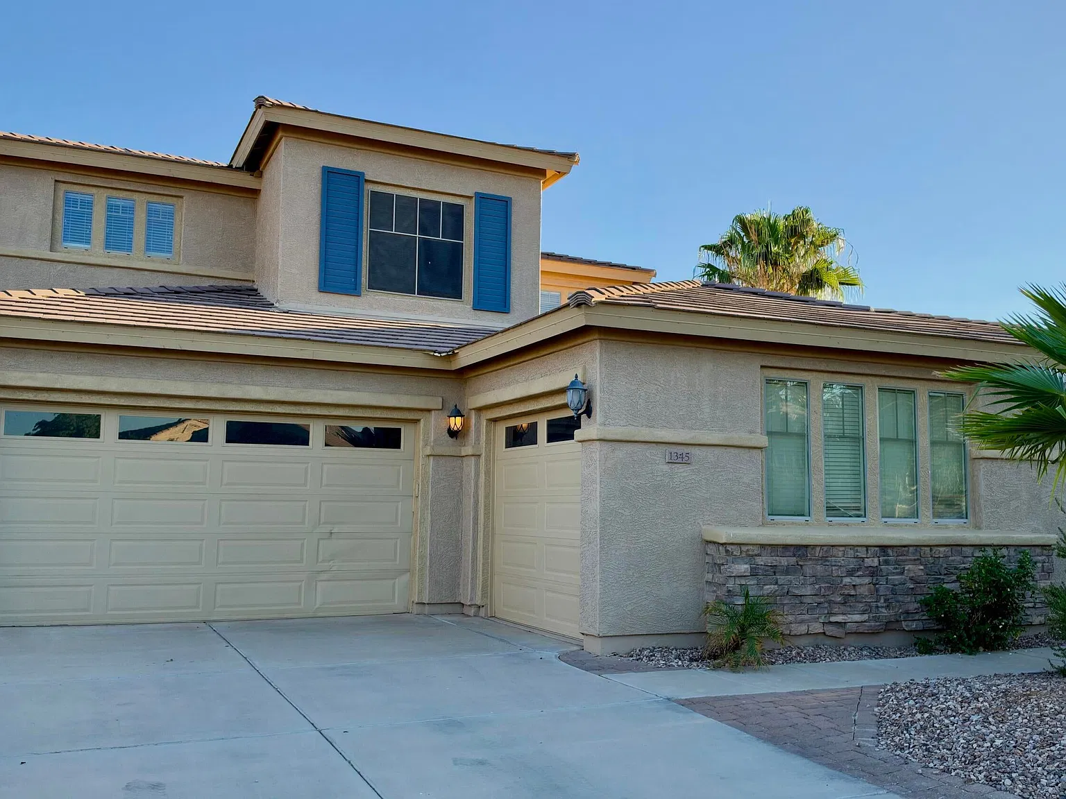 5 bed, 3.5 bath, 3787 sqft, $4,100 — Photo 4