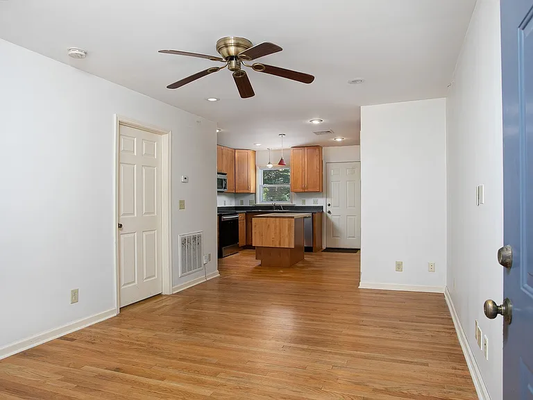 433B Northside Dr — Photo 3