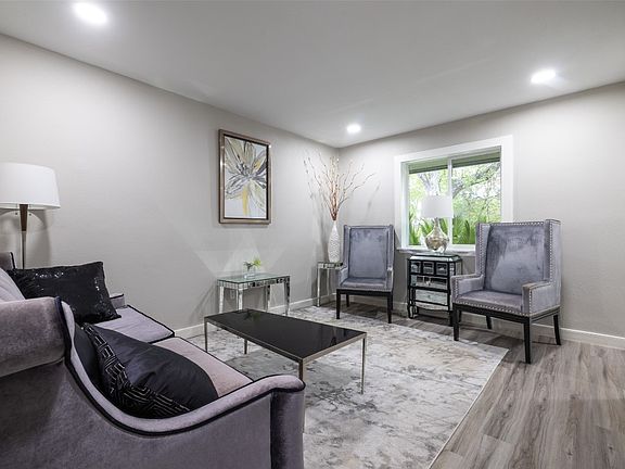 5th image of 6403 Chimney Creek Cir Unit 1-B