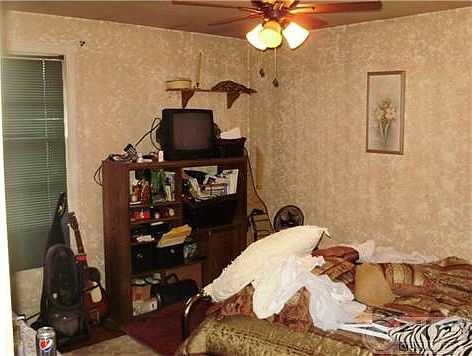 4th image of 815 Country Club Dr