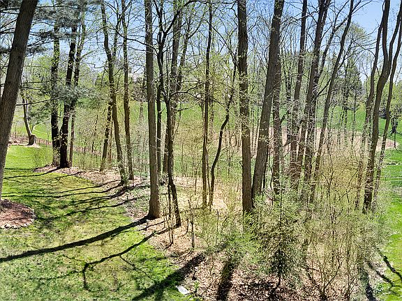 4th image of 75 Brady Ln