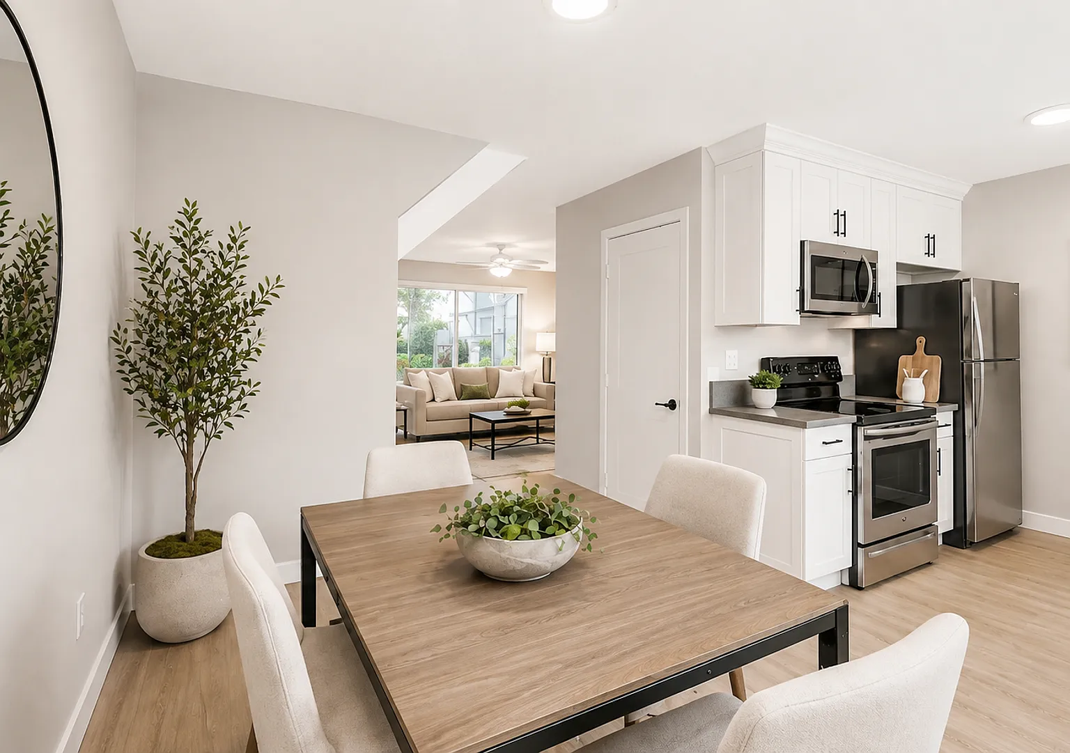 Henry Square- 2 Bed Townhomes with In-unit Washer Dryer — Photo 2