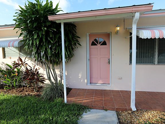 2nd image of 436 SE Dolphin Dr