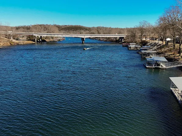 180 Wilshire Drive #91, Hollister, MO 65672