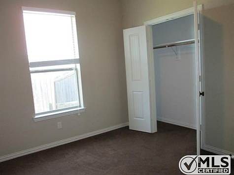 5th image of 405 Locksley Ct