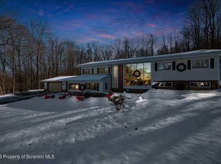 113 Wilcrest Rd, Roaring Brook Township, PA 18444