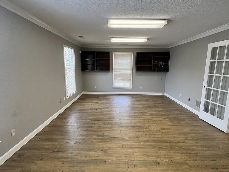 299 S Walnut Bend Rd #202 — Photo 5
