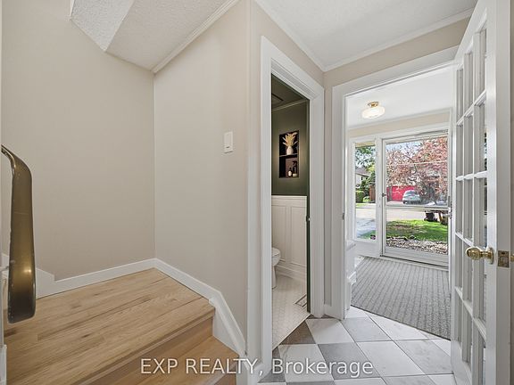 4th image of 2333 Cotters Cres