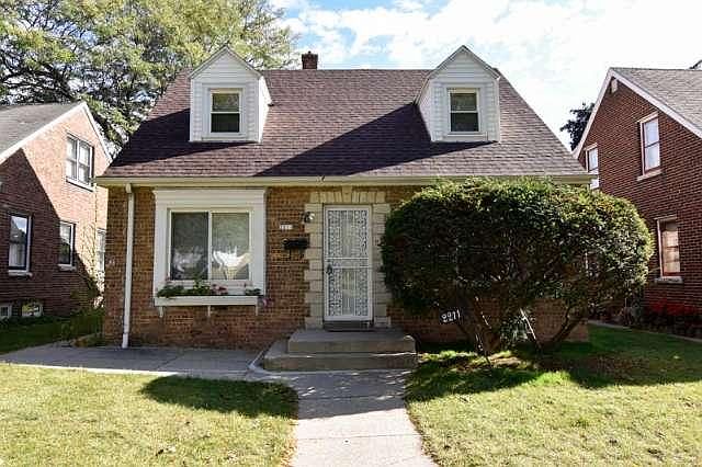 1st image of 2211 W Roosevelt Dr