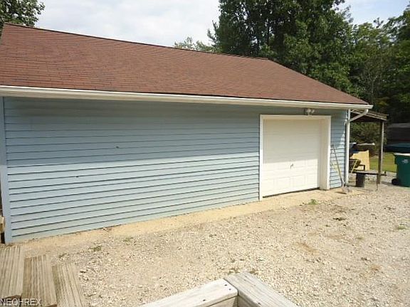 3rd image of 12923 Cherry Ln