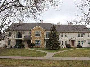 6701 Park Edge Dr APT C, Madison, WI 53719